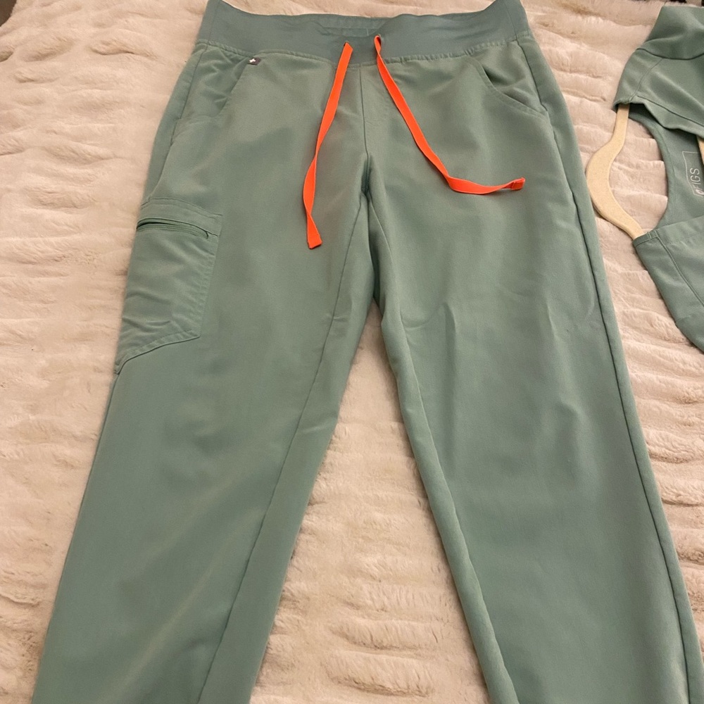 FIGS ZAMORA scrub jogger Pants color: JADE